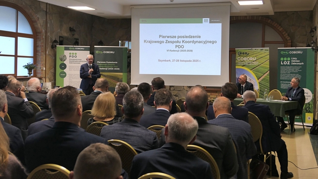 Przywitanie gości przez Dyrektora COBORU prof. Henryka Bujaka