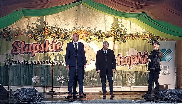 Przywitanie gości przez J. Kapiszka dyrektora SDOO w Karzniczce