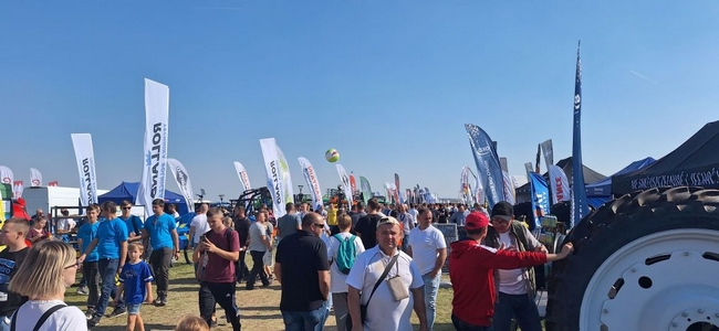 Tłumy odwiedzających na Agro Show Bednary 2024