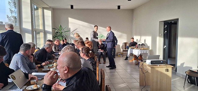 Wręczanie nominacji Pan Szymonowi Przygockiemu.